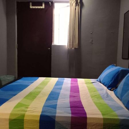 Raizzy'S Guesthouse Куала Лумпур Екстериор снимка