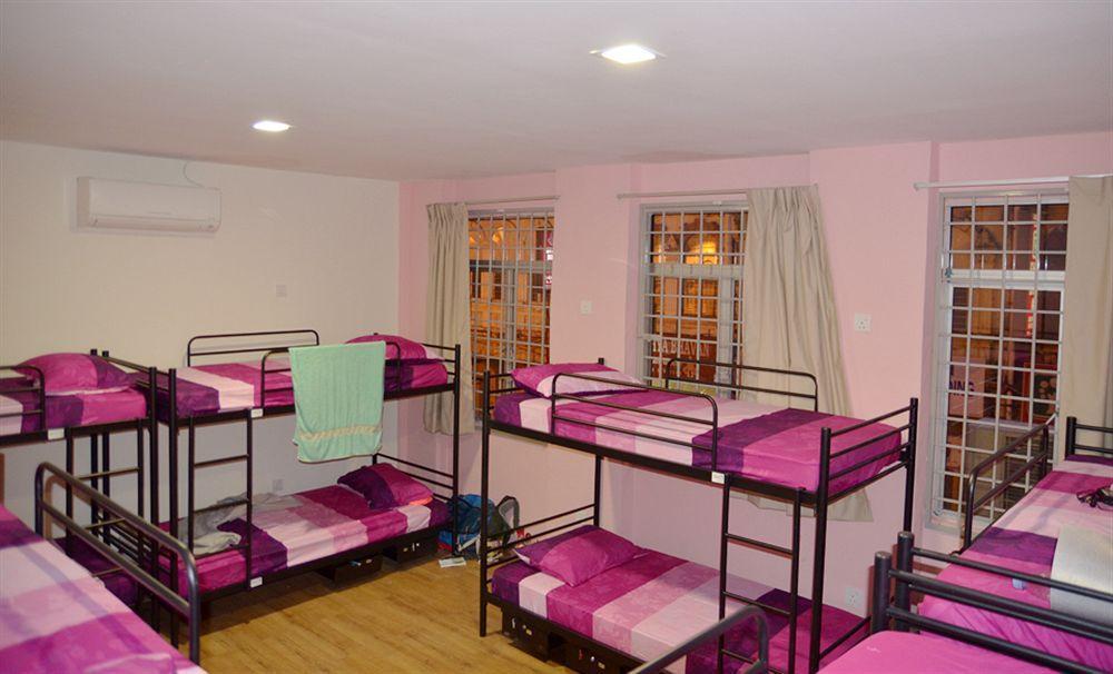 Raizzy'S Guesthouse Куала Лумпур Екстериор снимка